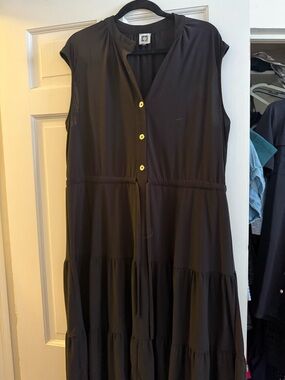 Anne Klein Black Sleeveless Tiered Maxi Dress with Yellow Buttons
